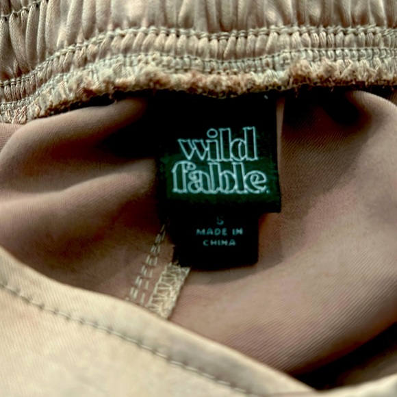 WILD FABLE SMALL SATIN CARGO JOGGERS. Rose gold color Exc Cond. Bundle2Save - Picture 3 of 9